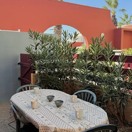 T2 Avec Clim, Piscine Et Parking, A 100m De La - Fr-1-529-294 *